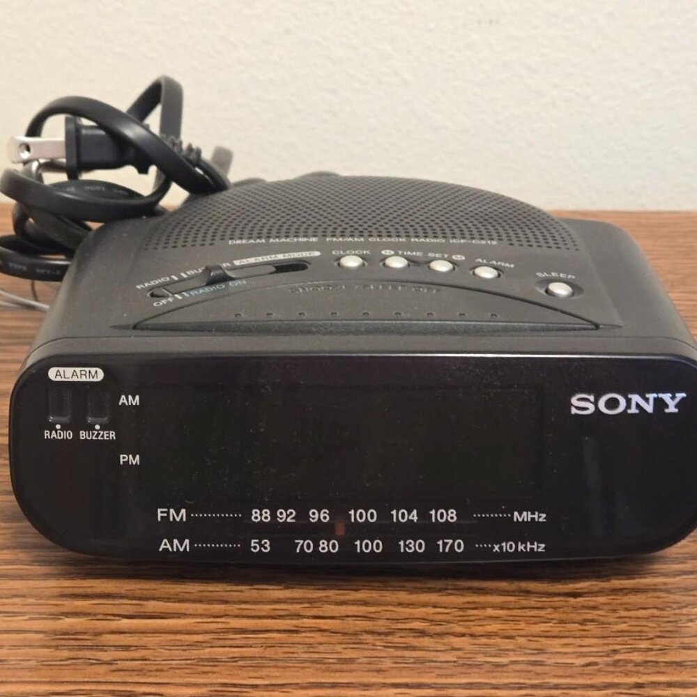 SONY DREAM MACHINE ALARM CLOCK AM/FM RADIO MODEL ICF-C218‎ BLACK